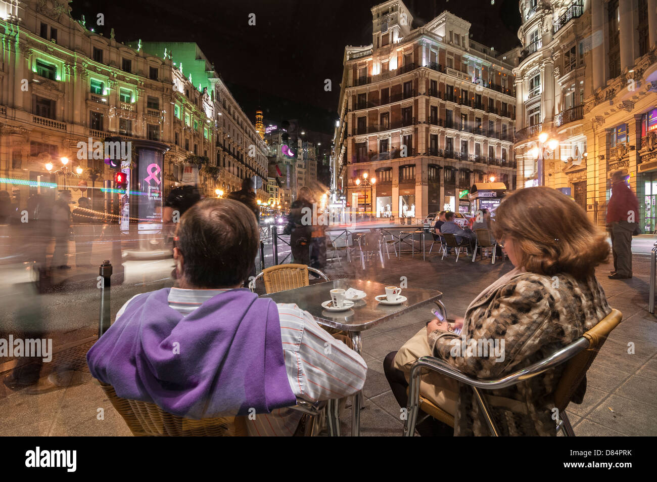 Vita notturna a Plaza de Canalejas nel centro di Madrid, Spagna. Foto Stock