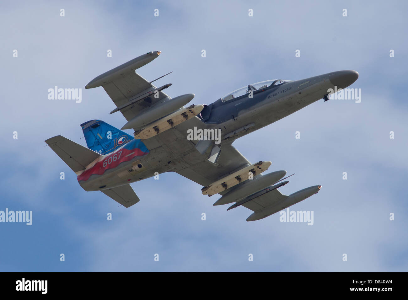 Czech Air Force Aero L-159T Advanced Light di aerei da combattimento (ALCA), in volo sopra la Repubblica ceca. Foto Stock