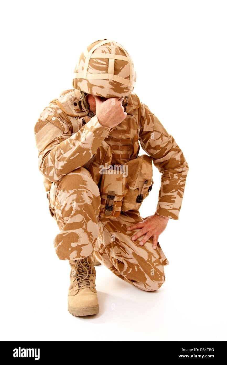 Soldato britannico indossa desert camouflage uniforme e sofferenza frompost disordine da stress traumatico. Foto Stock