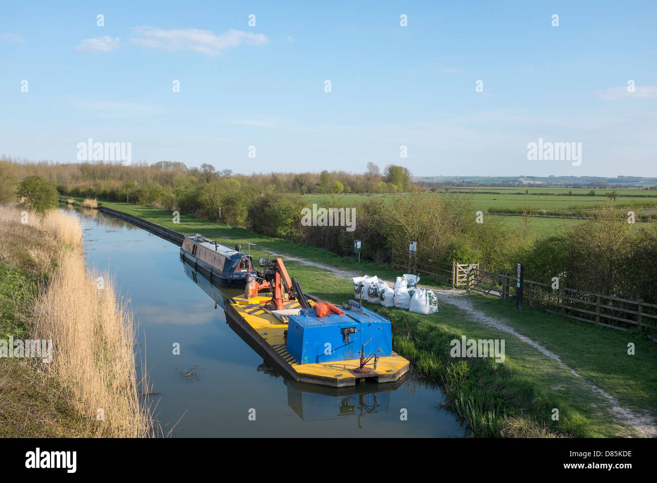 Barca di lavoro sul Kennet and Avon Canal Foto Stock