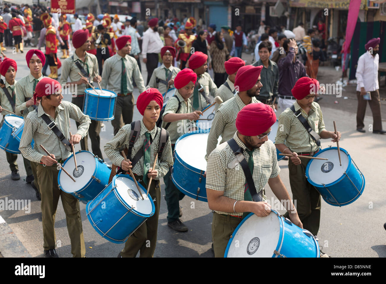 India, Uttar Pradesh, New Delhi, street processione in Paharganj district Foto Stock