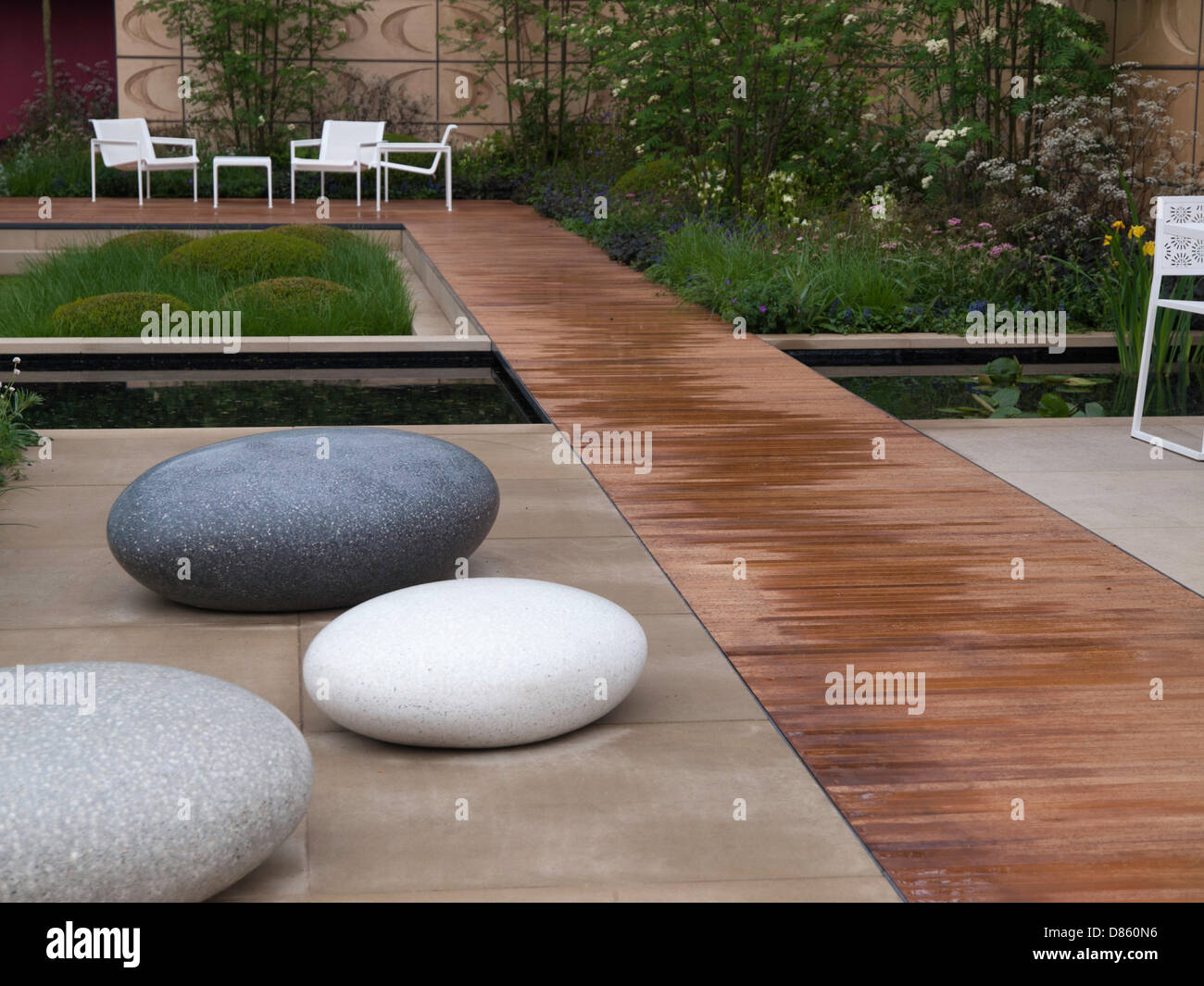 Londra, Regno Unito. Il 20 maggio 2013. Il Chelsea Flower Show. Nella foto: Il Brewin Dophin giardino. Londra, UK Credit: Ian Thwaites/Alamy Live News Foto Stock