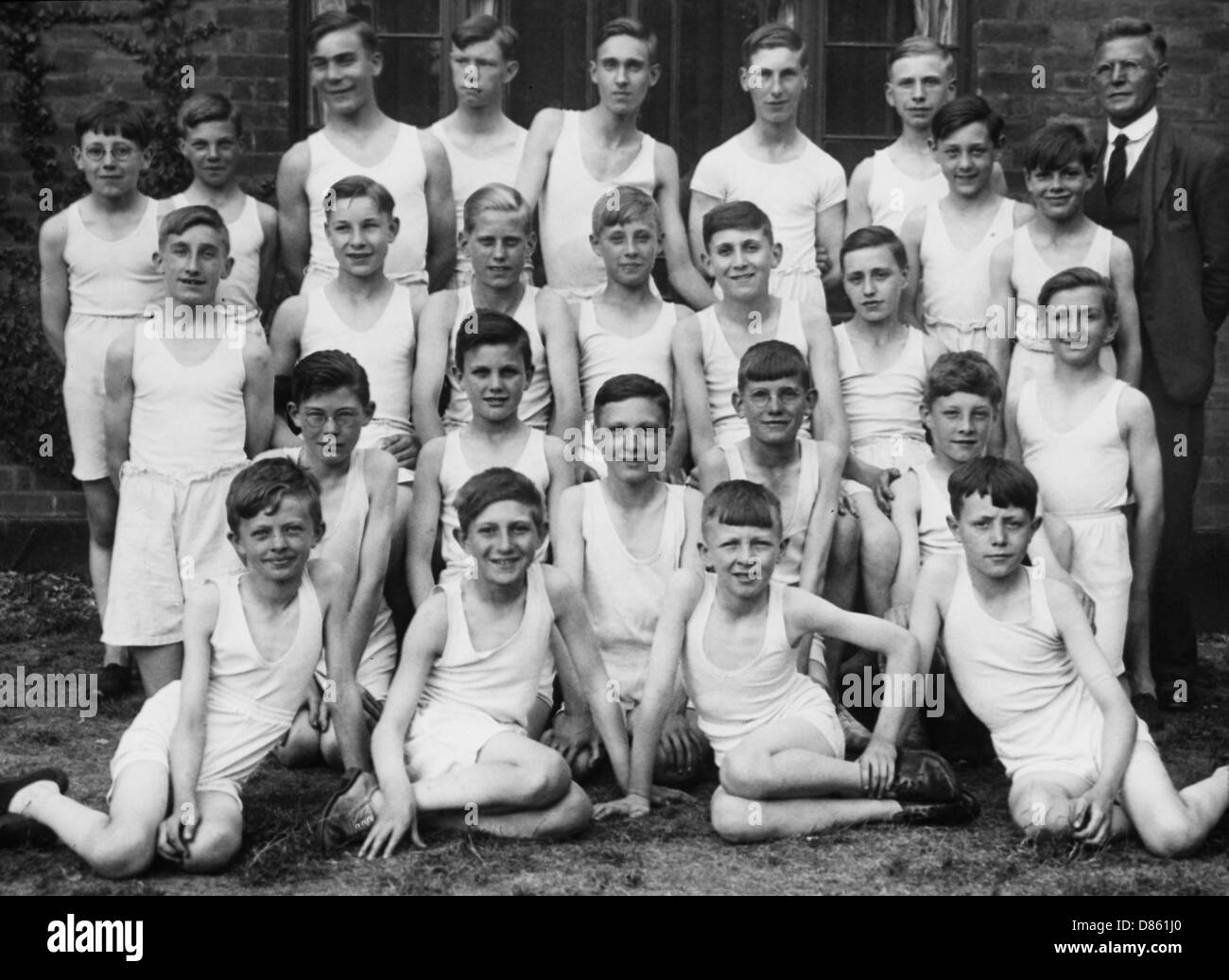 Boys Club gym class fotografia di gruppo luglio 1934 Foto Stock