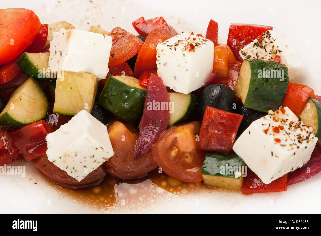 Insalata di primo piano da colorate verdure fresche sulla piastra Foto Stock