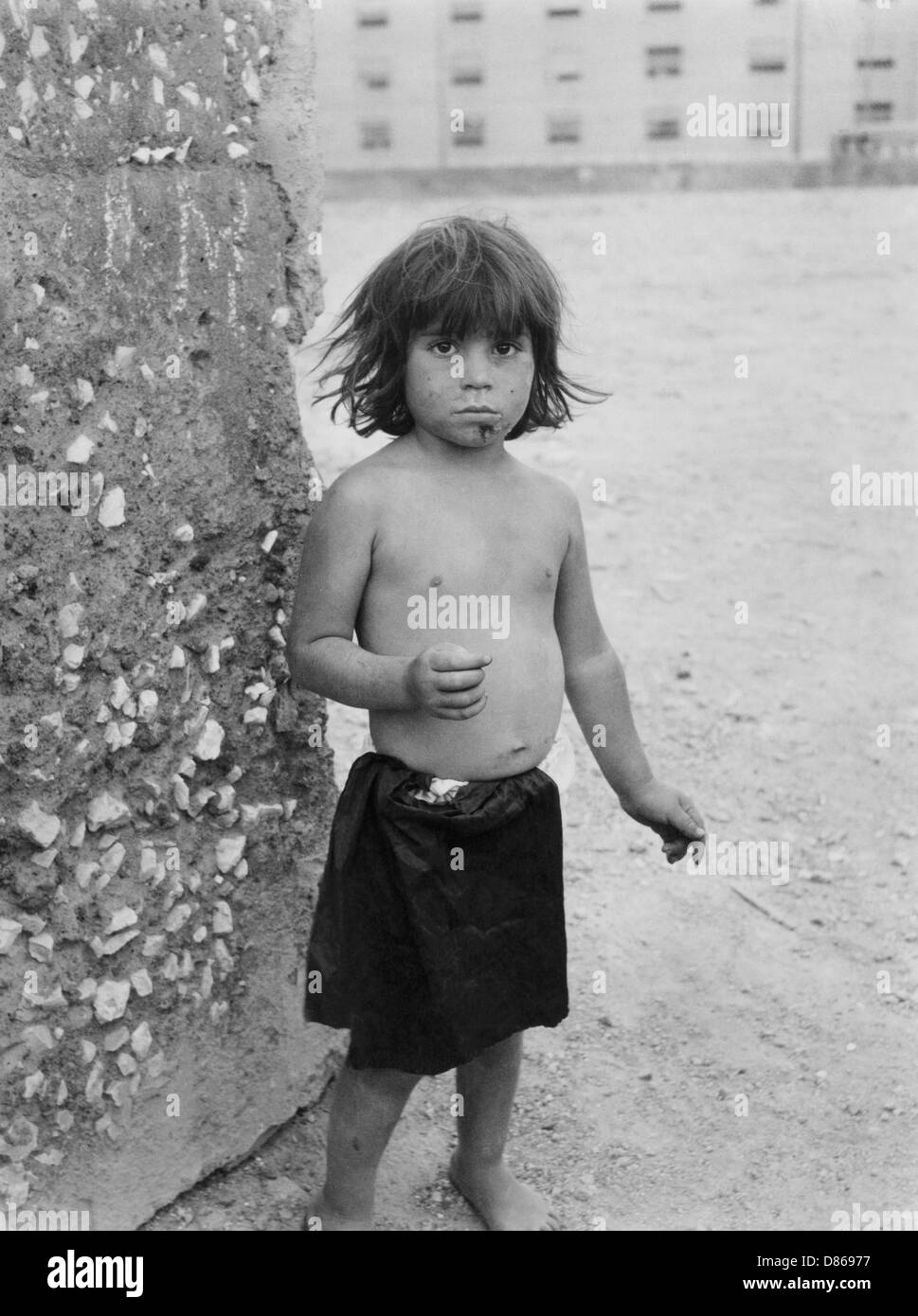 Little Girl Street Urchin - Napoli Foto Stock