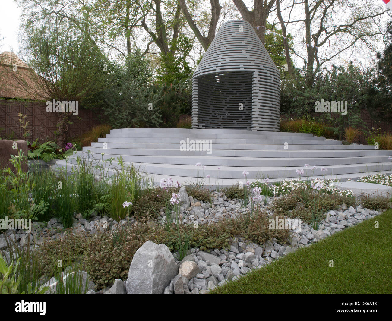 Londra, Regno Unito. Il 20 maggio 2013. Il Chelsea Flower Show.Il B&Q Sentebale Forget-Me non-giardino. Credito: Ian Thwaites/Alamy Live News Foto Stock