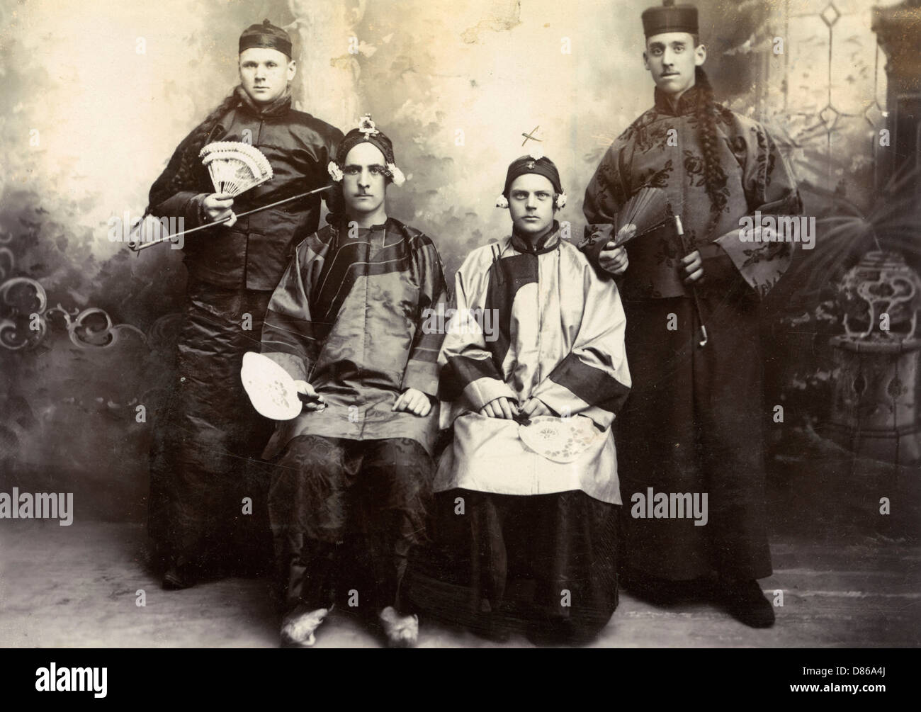 Soldati britannici in costume cinese Foto Stock