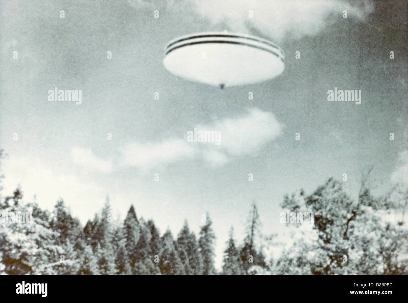 UFO: Film ancora di Daniel Fry di UFO su Merlin, Oregon. Foto Stock