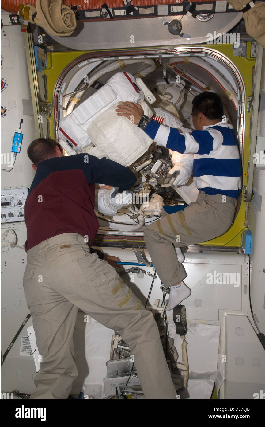La stazione spaziale Internazionale (ISS) orbita attorno alla Terra, catturata in un'immagine ad alta risoluzione dalla tecnologia di imaging spaziale della NASA. L'ISS svolge un ruolo chiave nella ricerca scientifica e nella cooperazione internazionale. Foto Stock