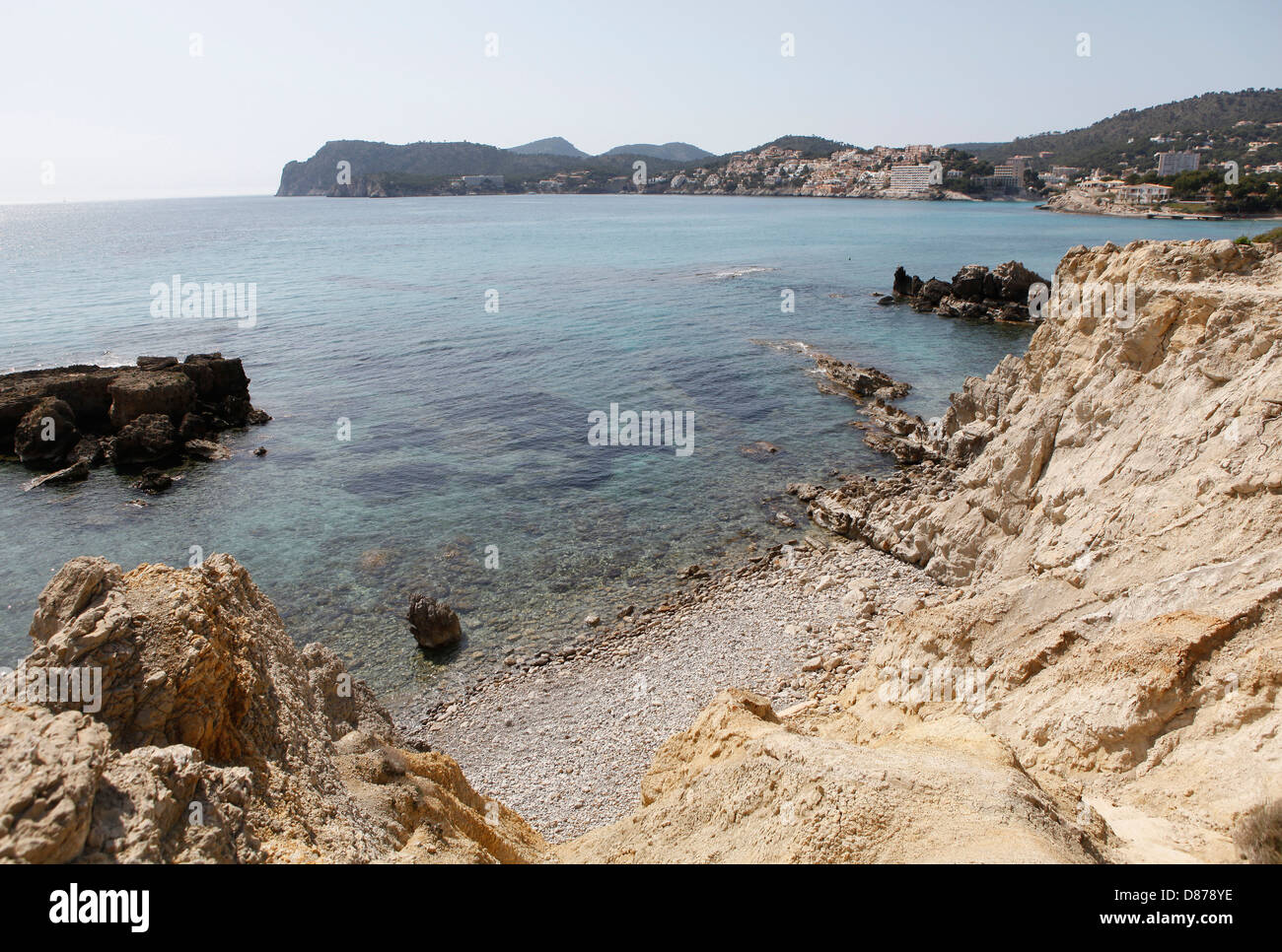 Costa rocciosa nd Cala Fornells in Paguera/Peguera Mallorca,Spanien Foto Stock