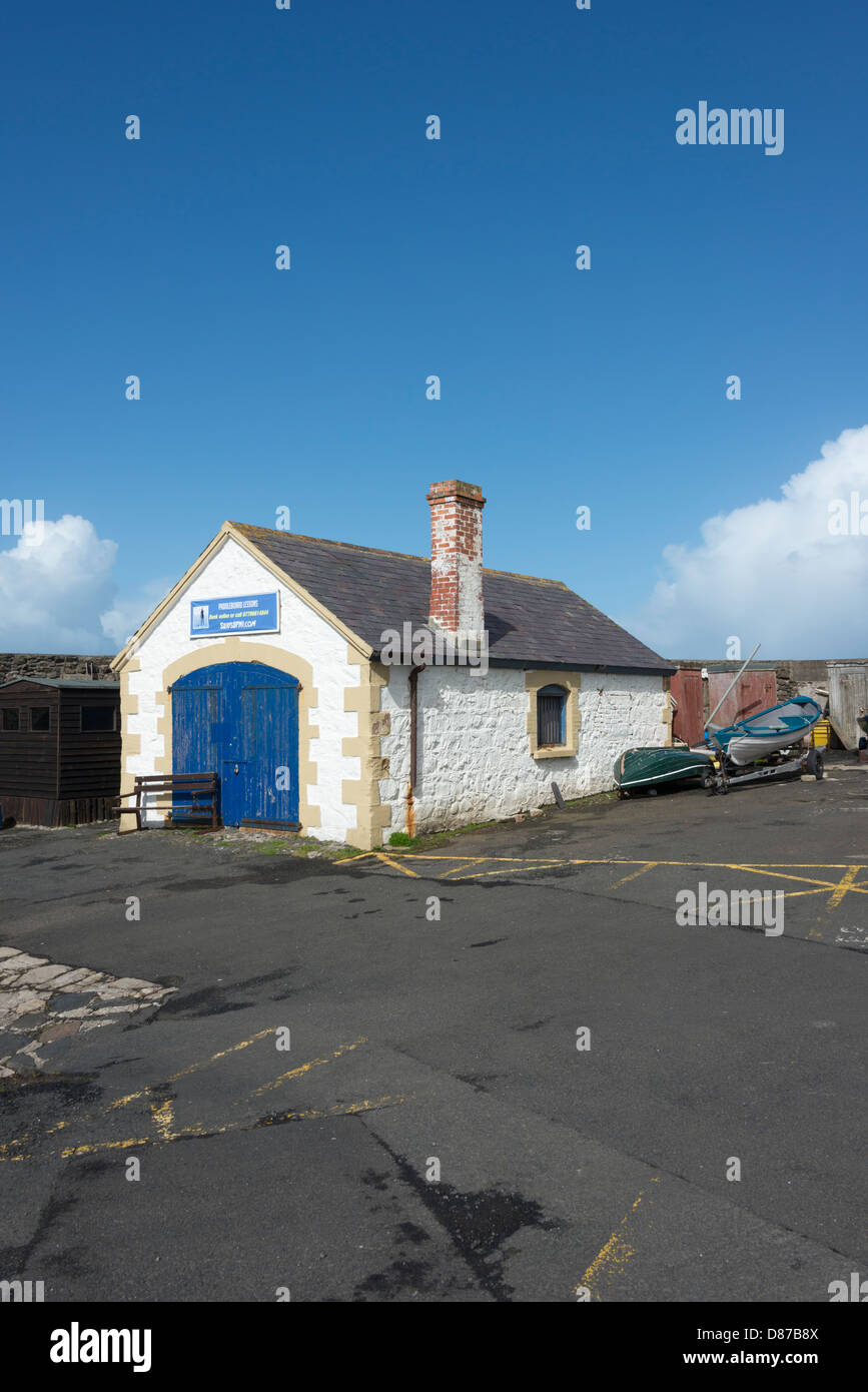 SurfSUP NI boathouse a Portballintrae Foto Stock