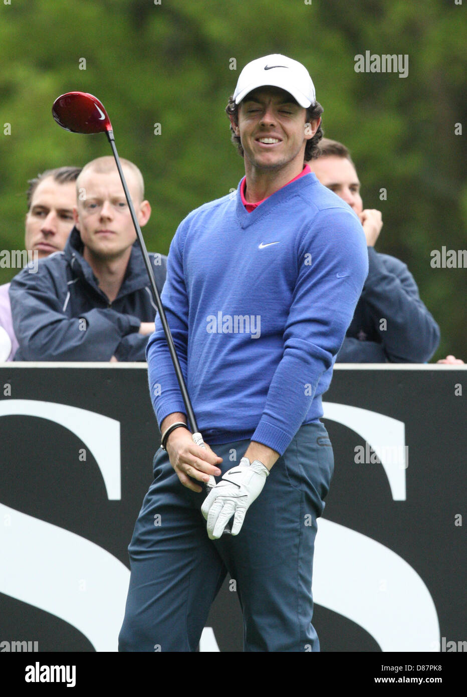 21.05.2013 Wentworth, Inghilterra. Rory MCILROY durante la pratica davanti alla BMW PGA Championships. Foto Stock