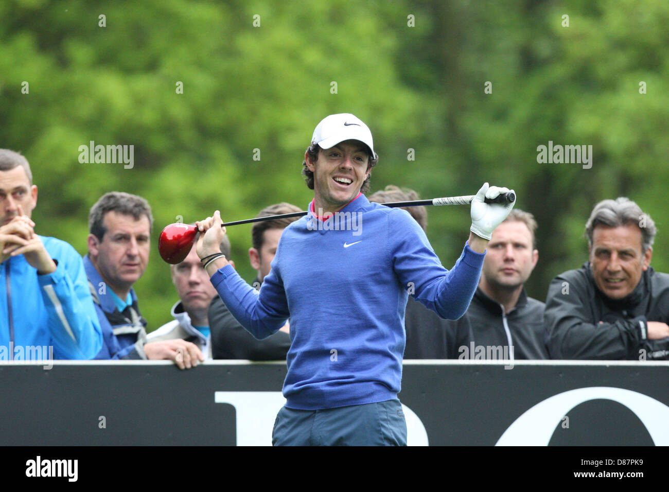 21.05.2013 Wentworth, Inghilterra. Rory MCILROY durante la pratica davanti alla BMW PGA Championships. Foto Stock