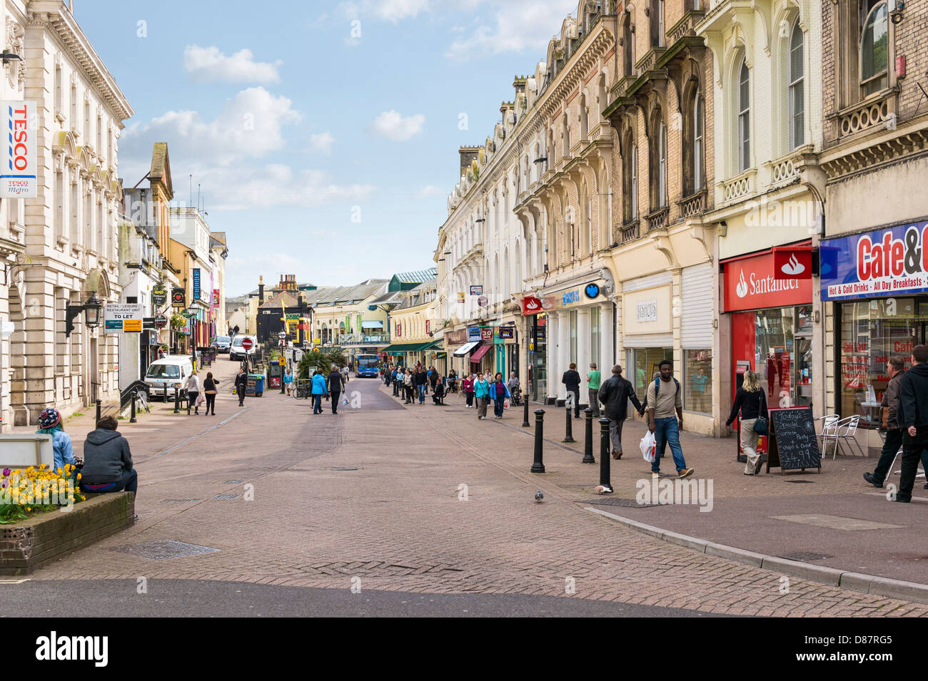 Torquay, Devon, shopping sulla strada principale, Inghilterra, Regno Unito Foto Stock