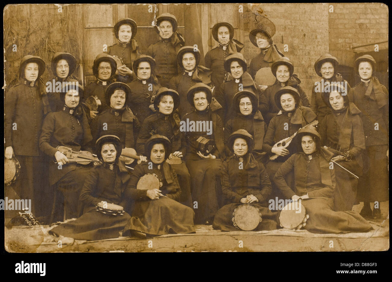 Donne dell'esercito della salvezza immagini e fotografie stock ad alta ...
