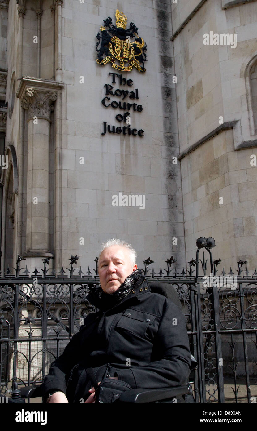 Paolo agnello presso l'Alta Corte contestando il diritto di morire pregiudiziale a Jane e Lauren Nicklinson Foto Stock