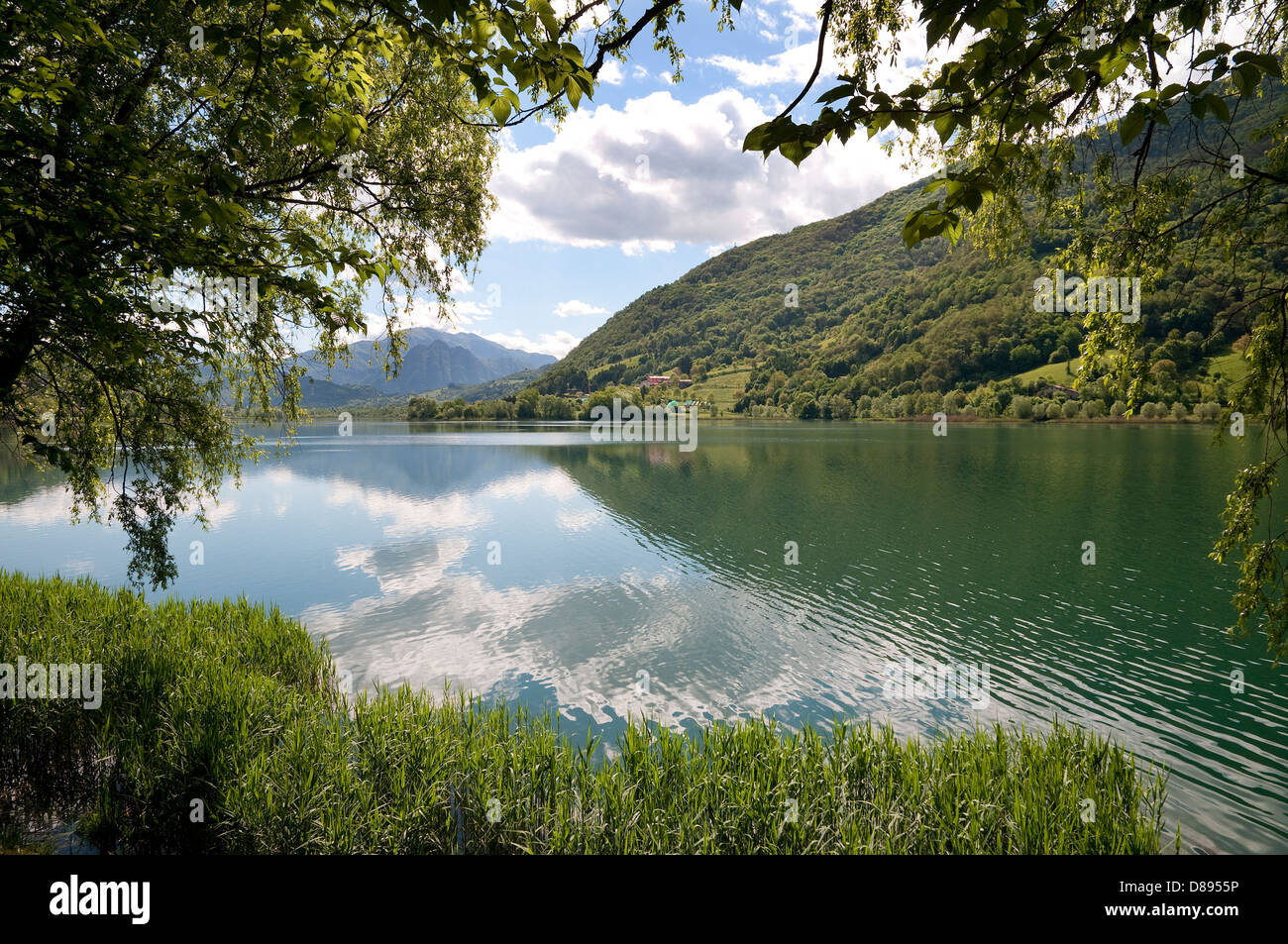 Il lago di Endine, lombardia, italia Foto Stock