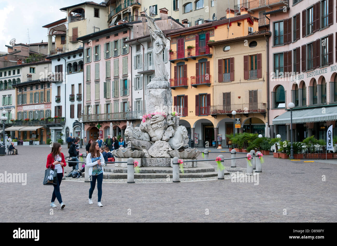 Lovere Lago Iseo Lombardia, Italia Foto Stock