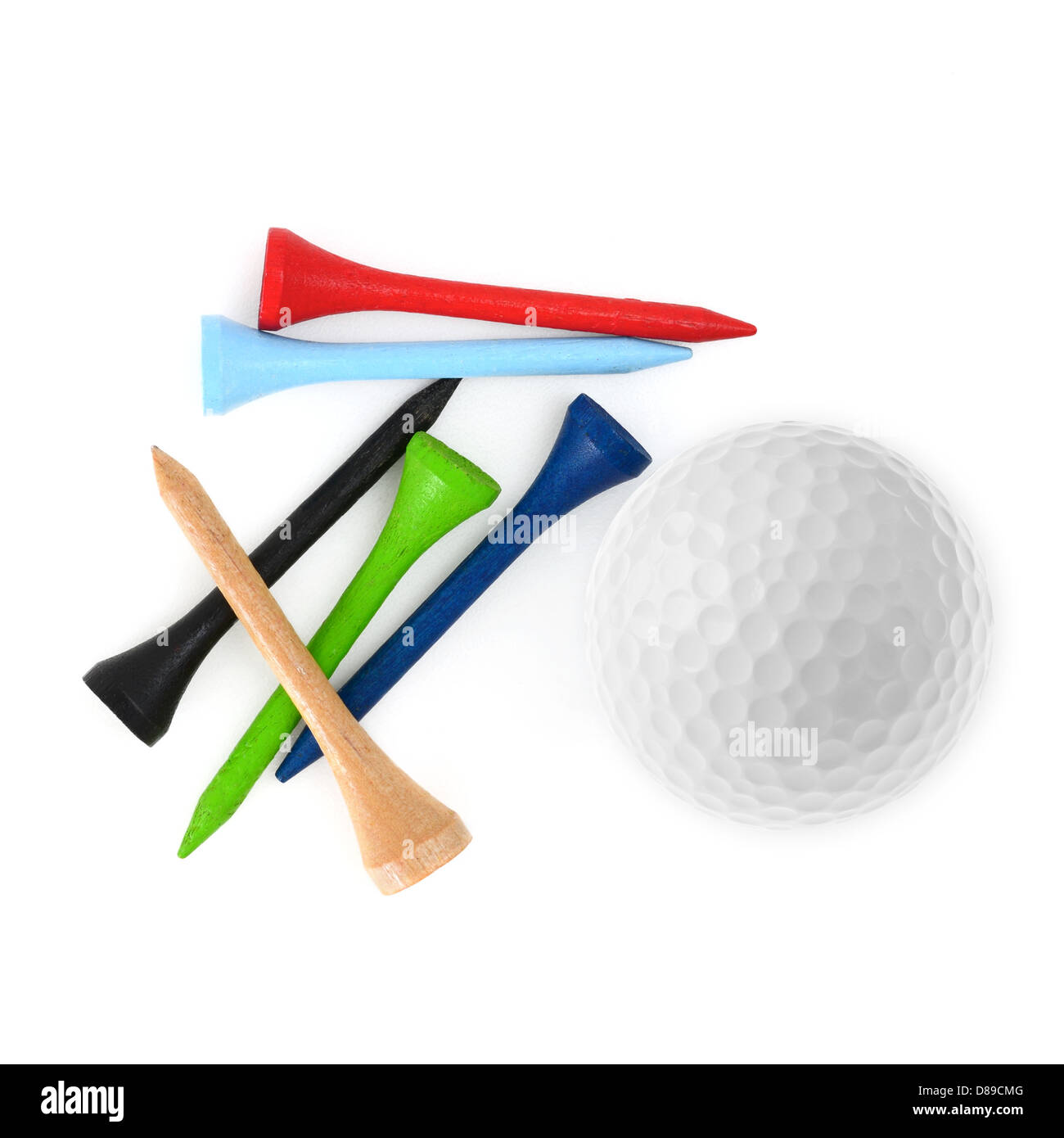 La pallina da golf e tees isolato su bianco Foto Stock