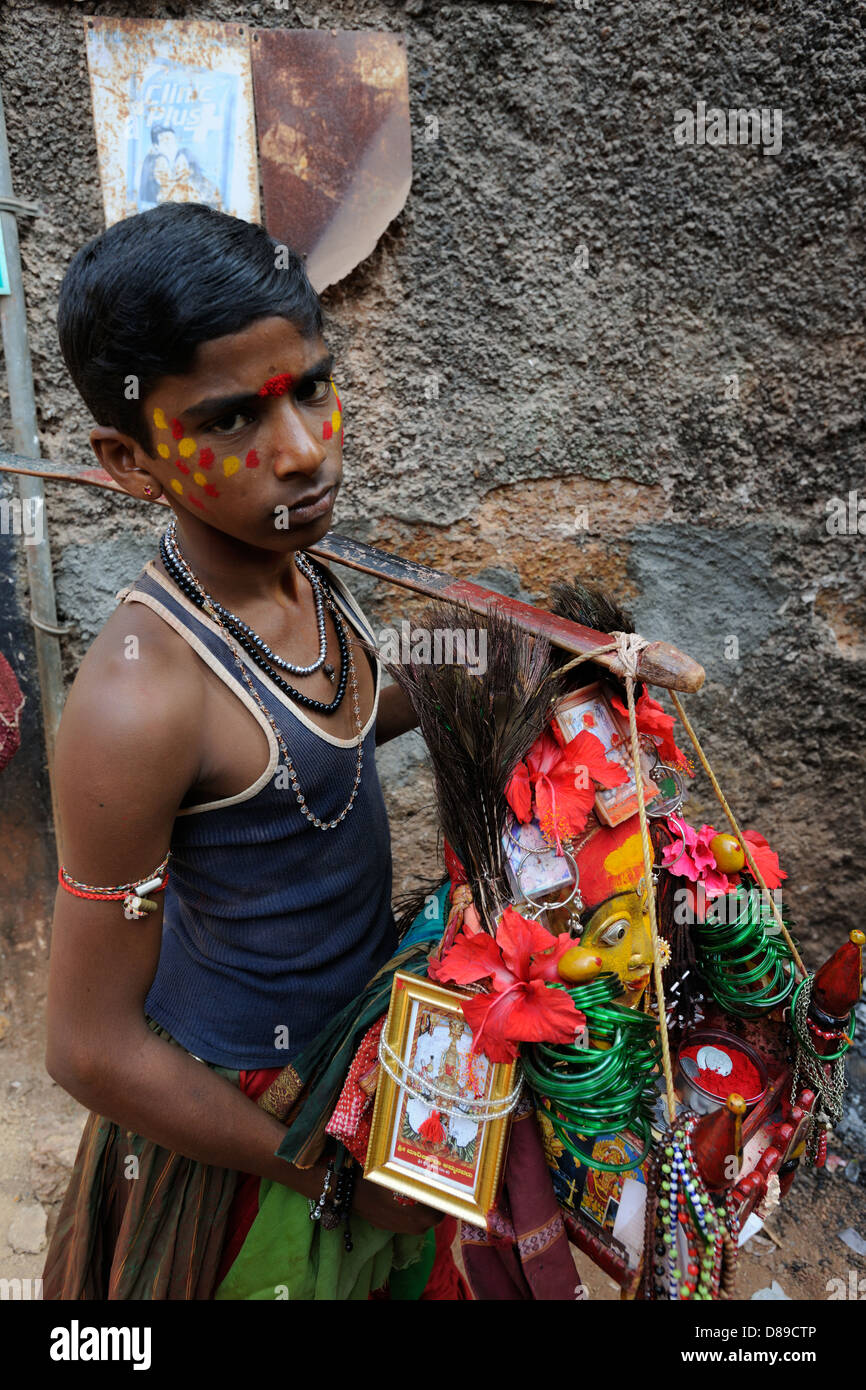 Indian giovane uomo pellegrino Foto Stock