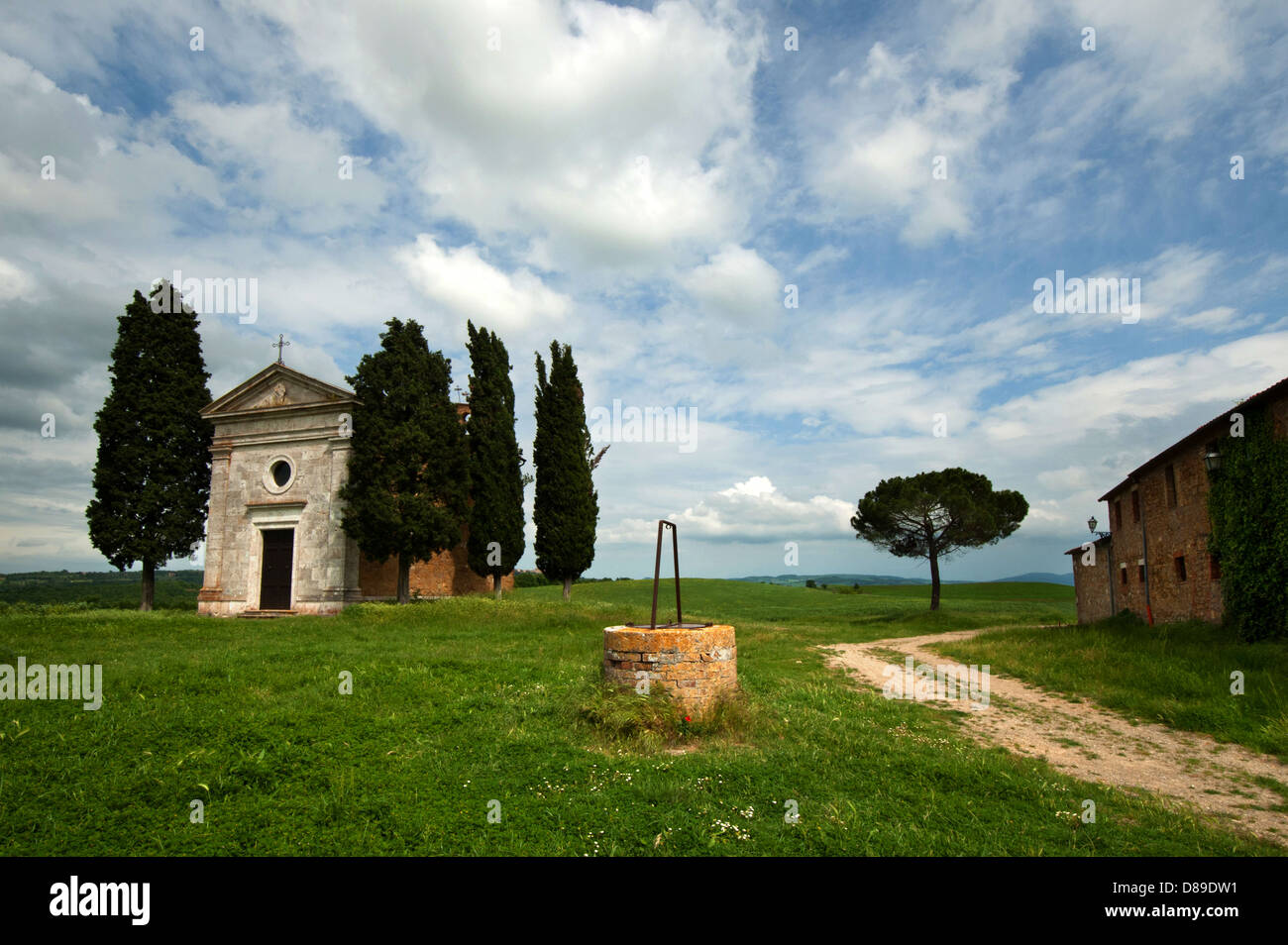 Cappella di Vitaleta vicino a Pienza San Quirico d'Orcia, Val d'Orcia Toscana Italia Europa UE Foto Stock