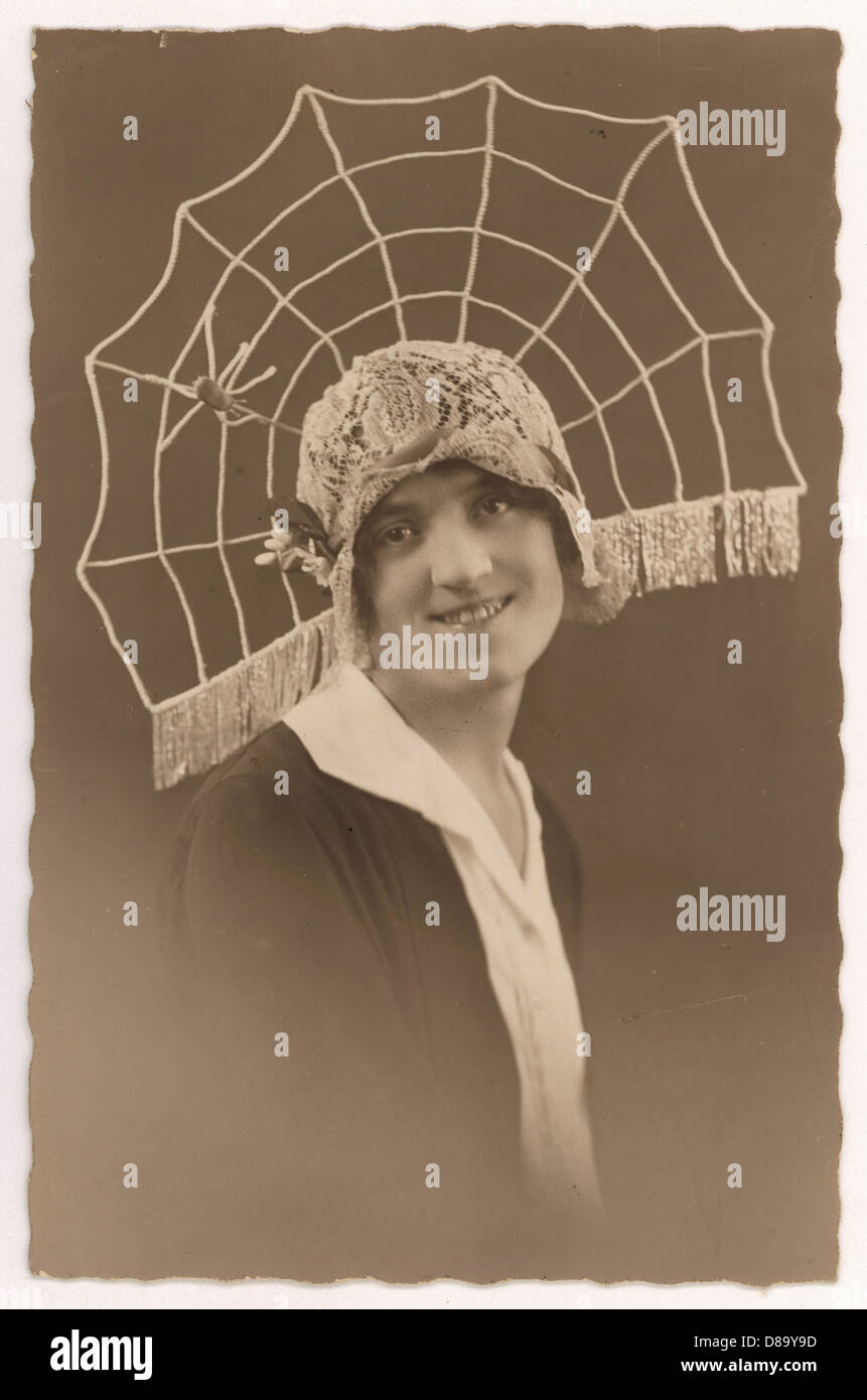 Spider Web Cloche Hat Foto Stock