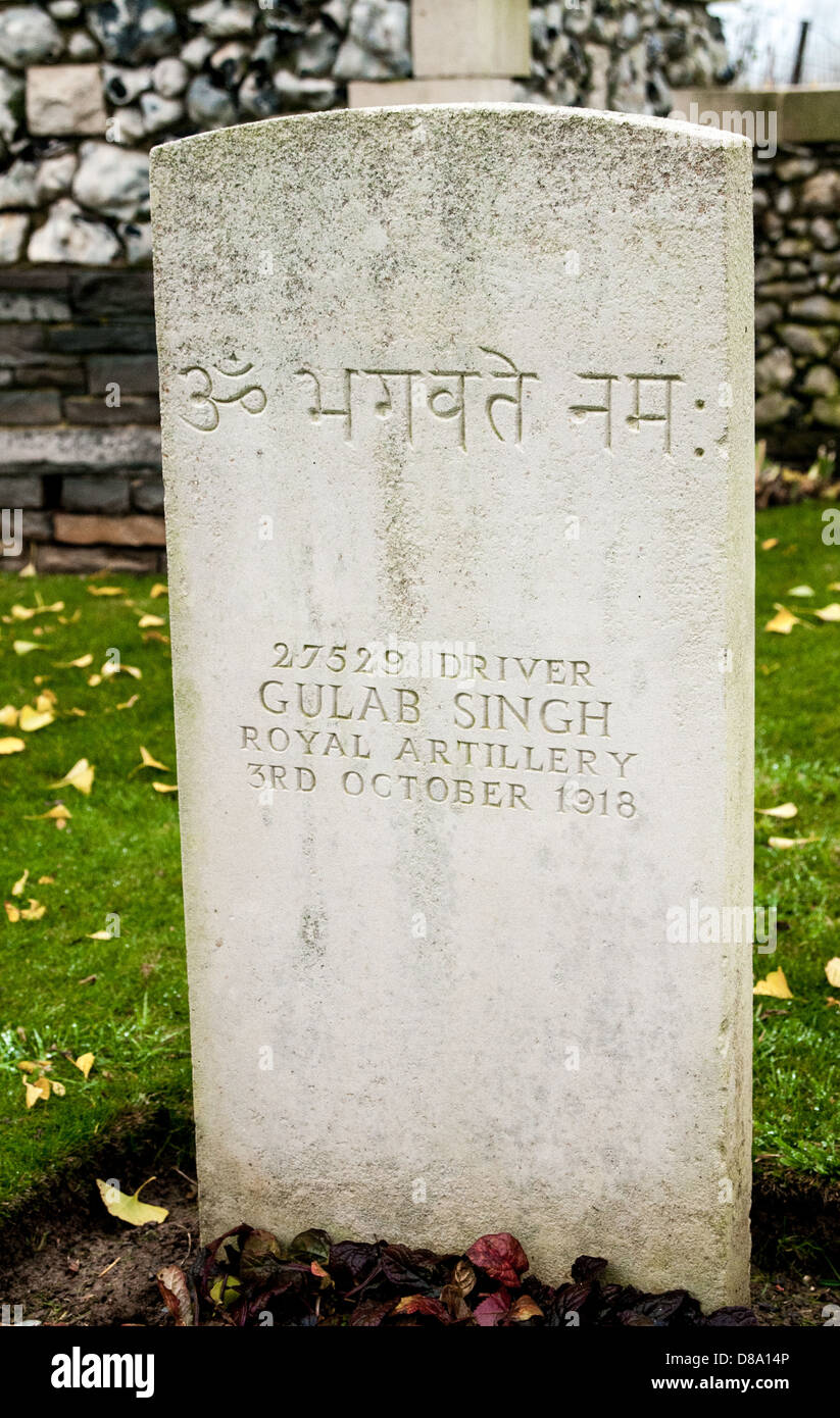 Commonwealth War Grave Indiana e Cinese al cimitero Ayette in Francia sul campo di battaglia della Somme Foto Stock