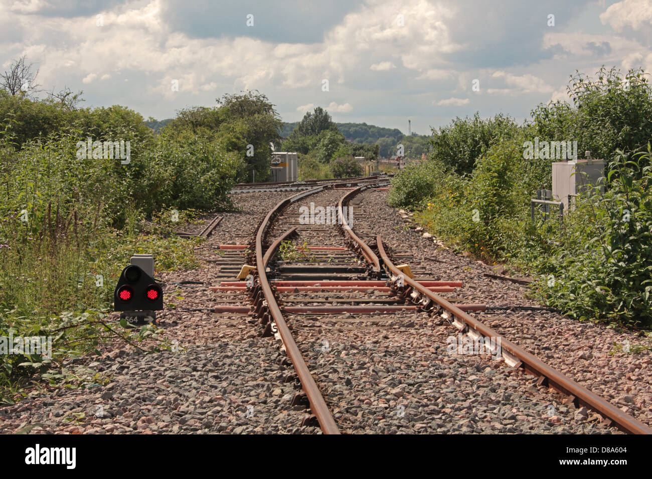 Set di punti di cattura e di massa associato segnale di posizione fuori al 'west end' di lettura Turbo deposito di manutenzione (TMD) poiché demolita. Foto Stock