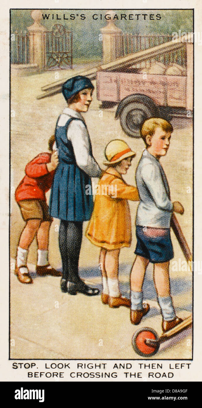 Guardare a destra e a sinistra Foto Stock