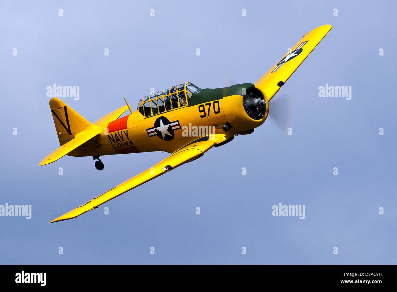 51970 G-TXAN Harvard texano propulsori radiali Warbird Trainer Flypast a Abingdon Airshow di Foto Stock