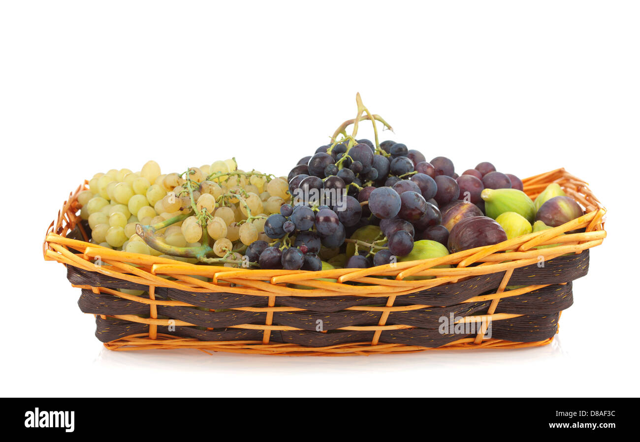 Dolce uva e fichi in cestello Foto Stock
