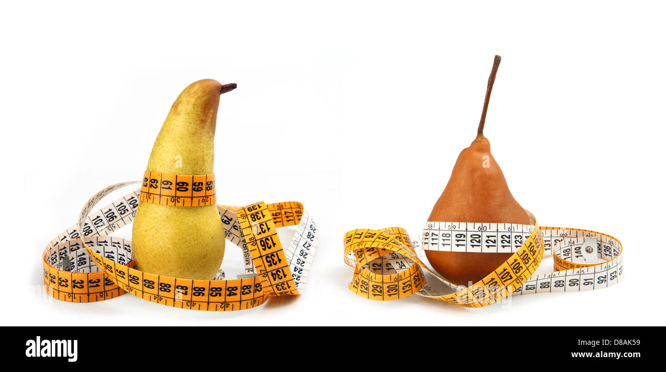 Pere misurata al metro isolato su bianco Foto Stock