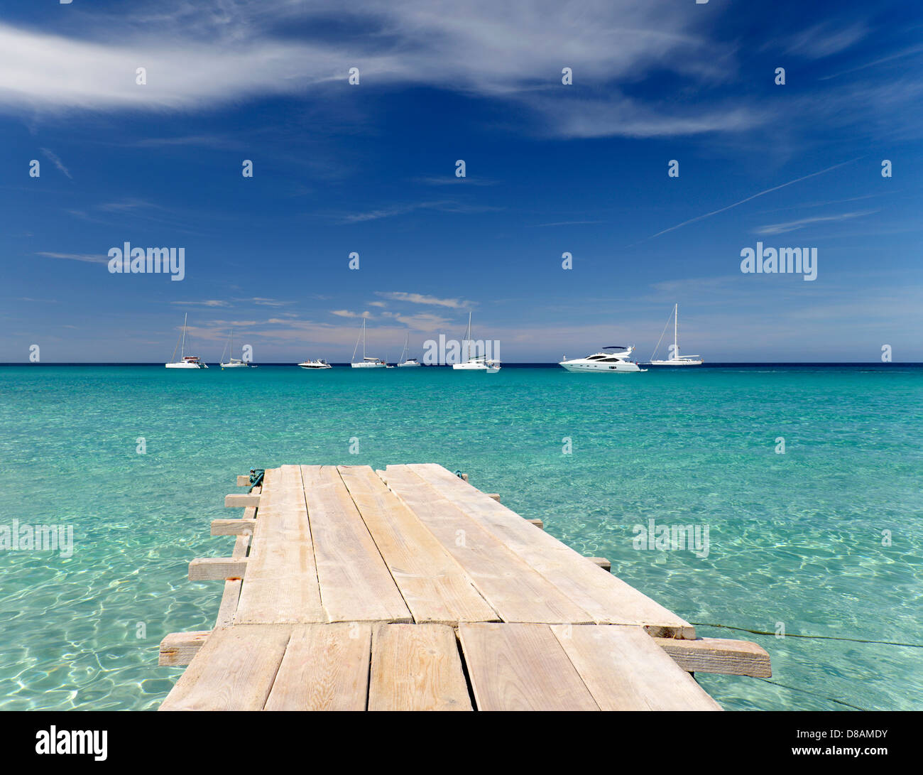 Jetty di Playa de Ses Illetes, Formentera, isole Baleari, Spagna Foto Stock