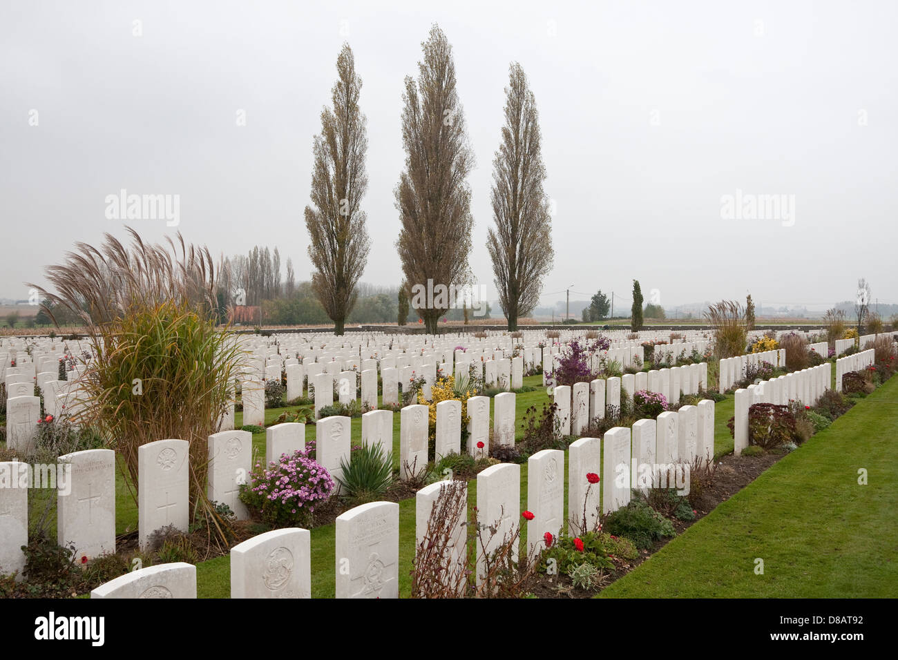 Le lapidi in Tyne Cot WWI Cimitero degli Alleati, Belgio Foto Stock