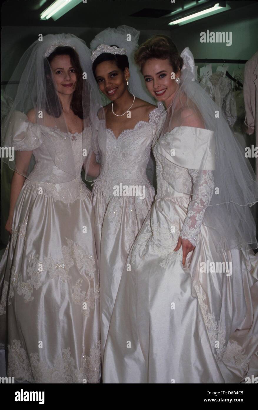 SHARI HEADLEY con Ninon Aprea , e Teresa Blake al Fashion Show.16601.(Immagine di credito: © Judie Burstein/Globe foto/ZUMAPRESS.com) Foto Stock