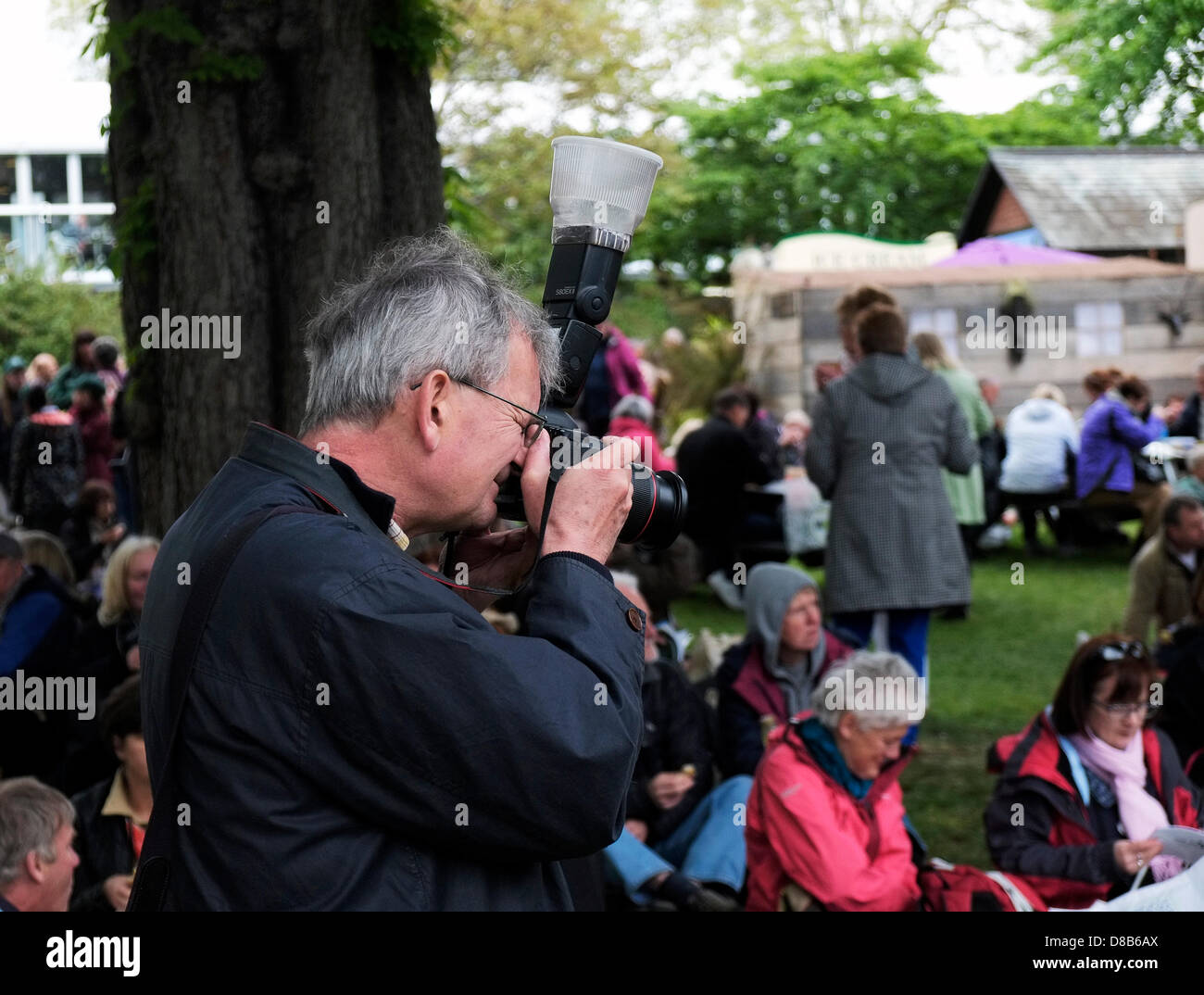 Martin Parr il fotografo al lavoro sul Chelea flower show Foto Stock