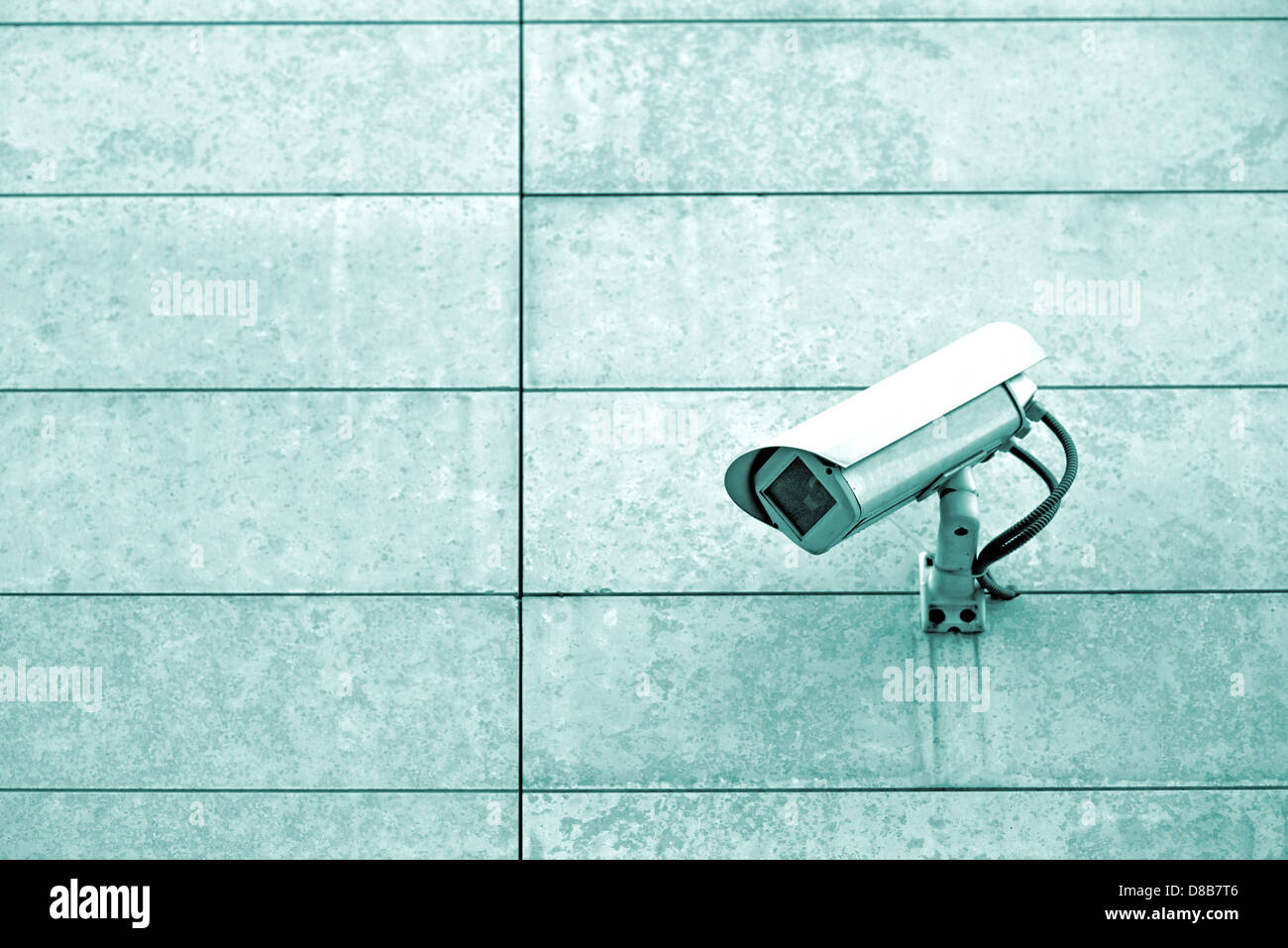 Una telecamera di sicurezza sulla parete. La proprietà privata di protezione. Foto Stock