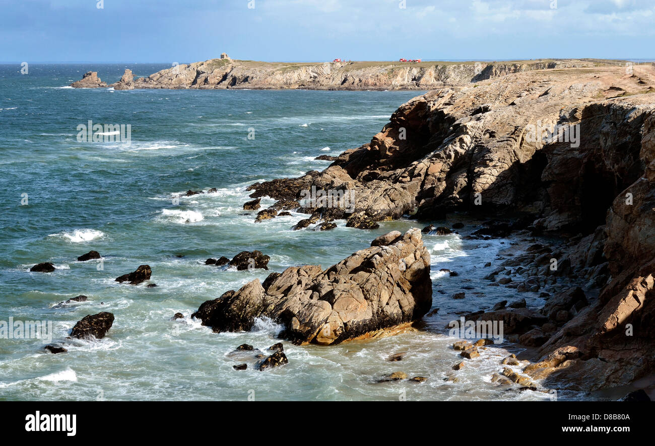 Rocky selvatica costa della penisola di Quiberon nel dipartimento di Morbihan, in Bretagna nel nord-ovest della Francia Foto Stock