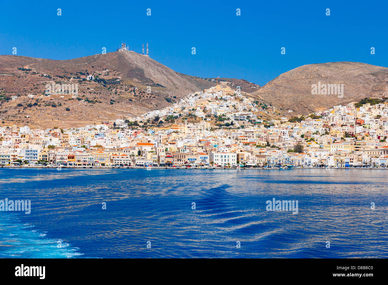 Ermoupolis in Syros Island contro un cielo blu, Grecia Foto Stock