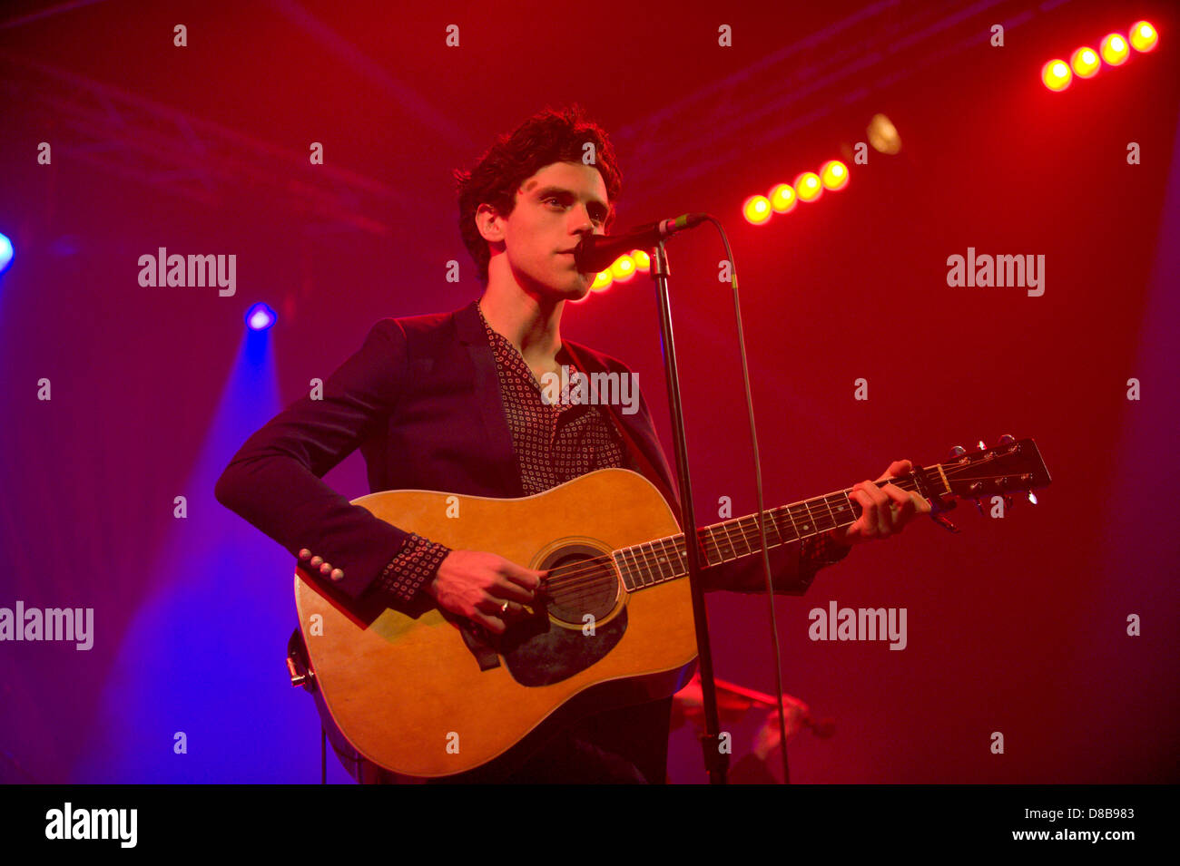 Charlie Fink di Noè e la balena in esecuzione al Festival di Fieno Hay-on-Wye Powys Wales UK. Credito: Jeff Morgan/Alamy Live News Foto Stock