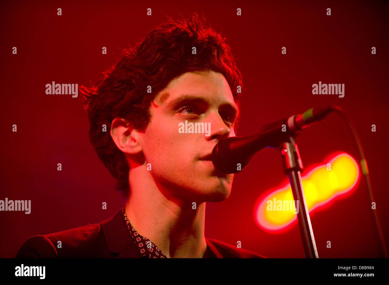 Charlie Fink di Noè e la balena in esecuzione al Festival di Fieno Hay-on-Wye Powys Wales UK. Credito: Jeff Morgan/Alamy Live News Foto Stock