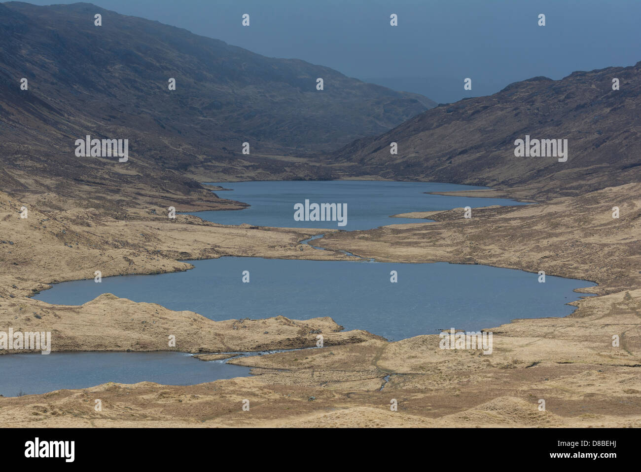 Vista del Loch un Eilein anteriormente a sinistra, Loch un Ellen, centro e Loch Airdglais in distanza, Isle of Mull, Ebridi Interne, Scotl Foto Stock