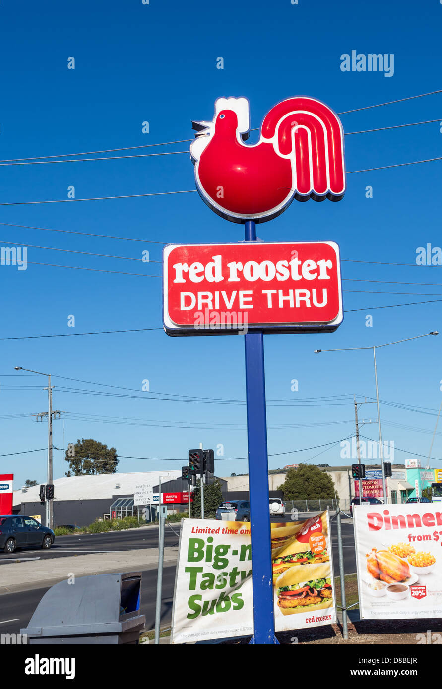 Segno elevato per il Gallo Rosso ristorante di pollo Sunbury, Victoria, Australia Foto Stock