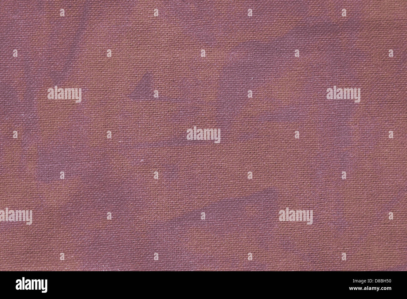 Un tessuto color malva con un motivo di stampa casuale che mostra un mix di texture e design. La delicatezza del tessuto e la stampa esclusiva lo rendono adatto per applicazioni di moda e di arredamento. Foto Stock