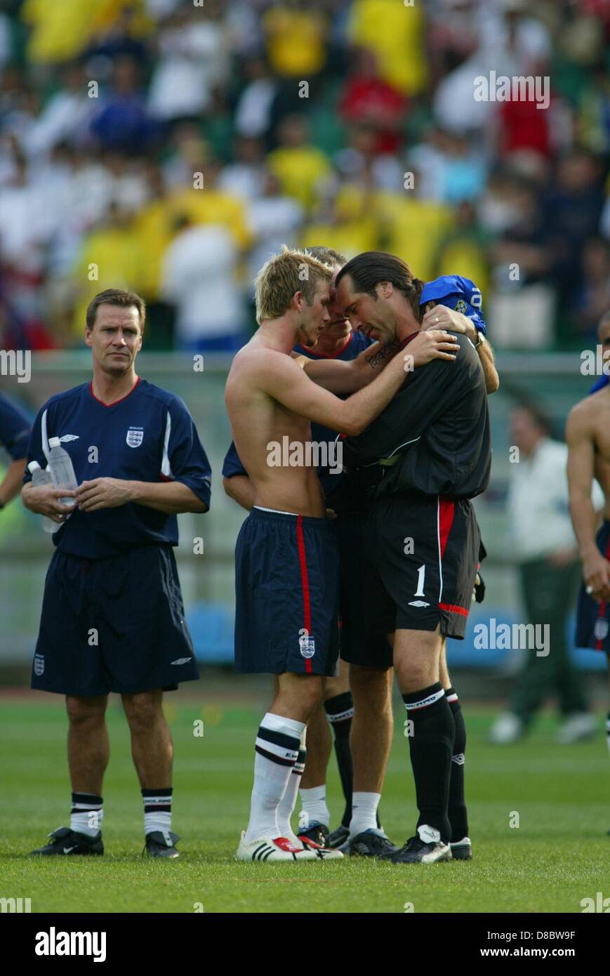 (FILE) David Beckham, 38, è dovuto al ritiro alla fine della corrente stagione calcistica dopo una brillante carriera. Beckham realizzato 115 apparenze per Inghilterra e 394 per il Manchester United e ha anche giocato per il Real Madrid, galassia di Los Angeles, AC Milan e Paris Saint Germain. David Beckham (ENG)/ 2002 FIFA WORLD CUP Brasile 2-1 Inghilterra ,Shizuoka 2002/06/21 (C)Giu Tsukida/AFLO SPORT (003) Foto Stock