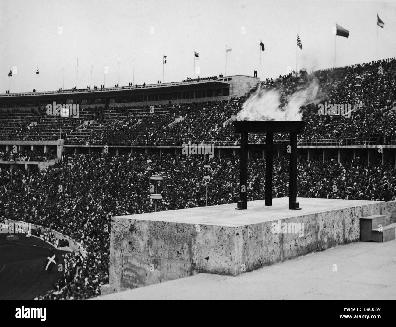 Inaugurazione del Giochi Olimpici di Berlino 1936 - la fiamma olimpica Foto Stock