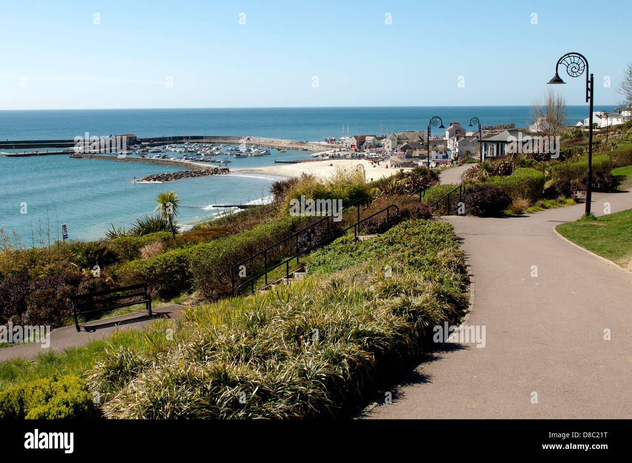 Vista da Langmore giardini, Lyme Regis, Dorset, England, Regno Unito Foto Stock