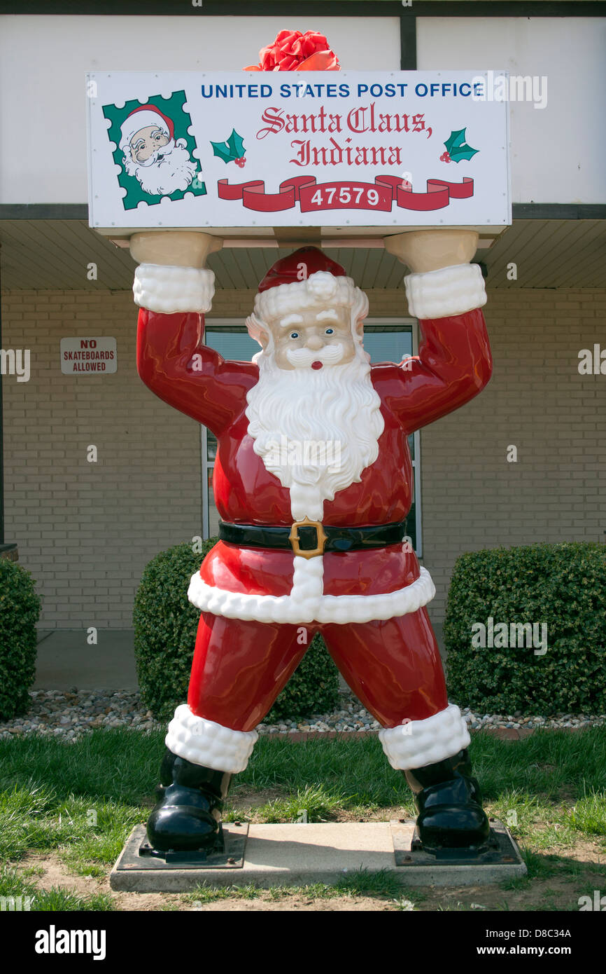 Santa statua all'Ufficio Postale di Santa Claus Indiana Foto Stock