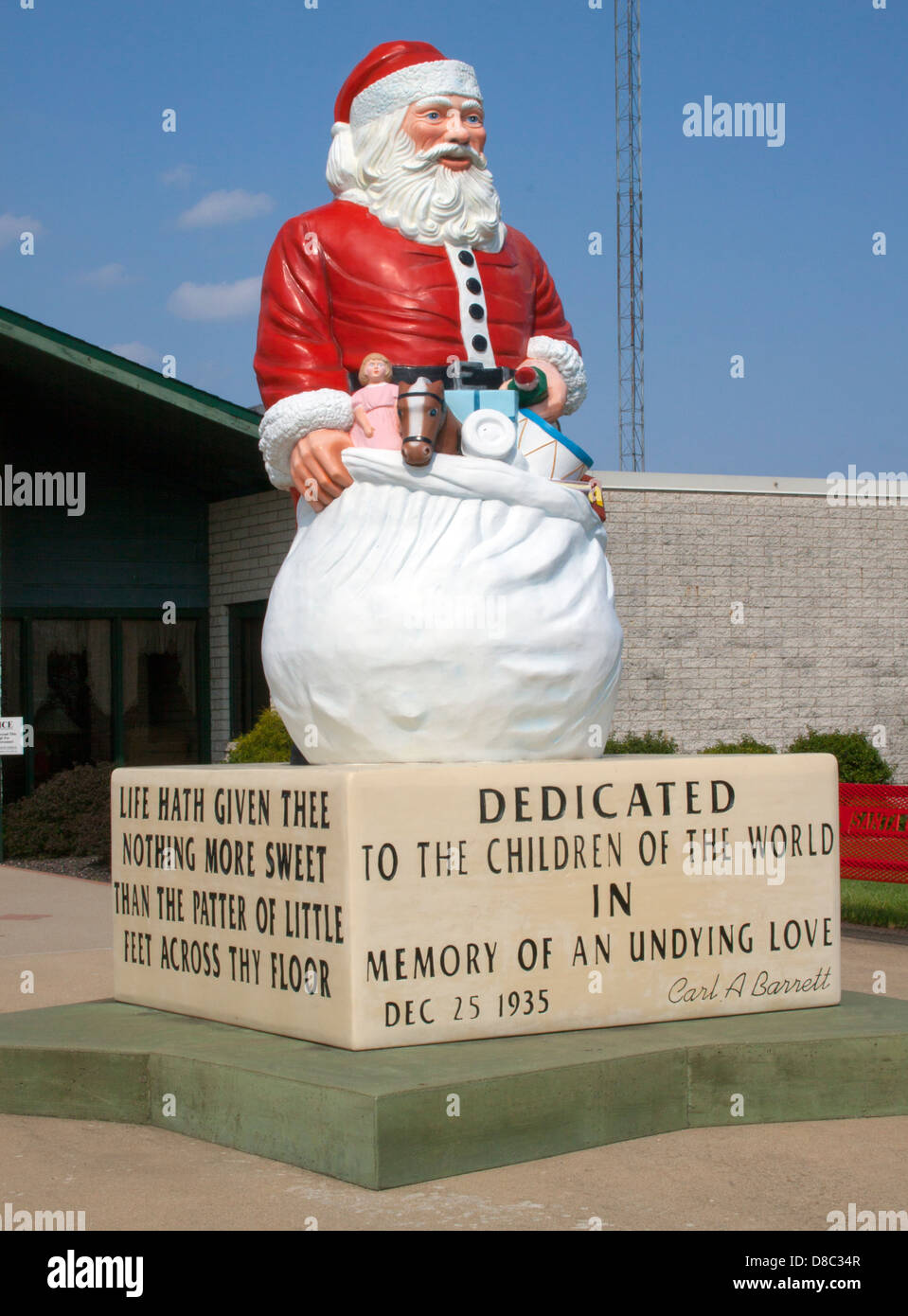Close up di gigante Santa statua presso il municipio di Santa Claus Indiana Foto Stock