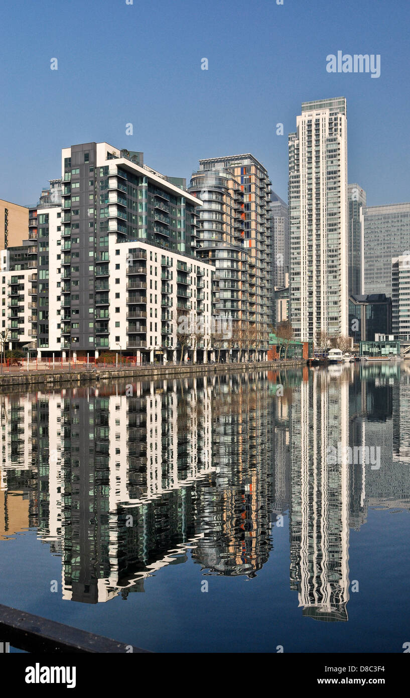 Architettura moderna a Canary Wharf, London, Regno Unito Foto Stock